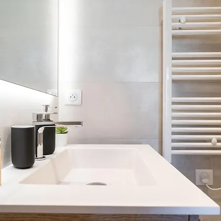 La Rotonde Apartment *